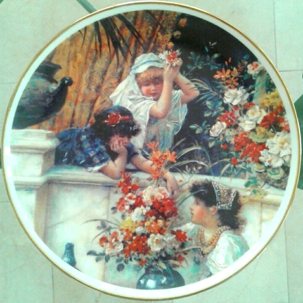 "Gypsy Girls" Decorative Dish